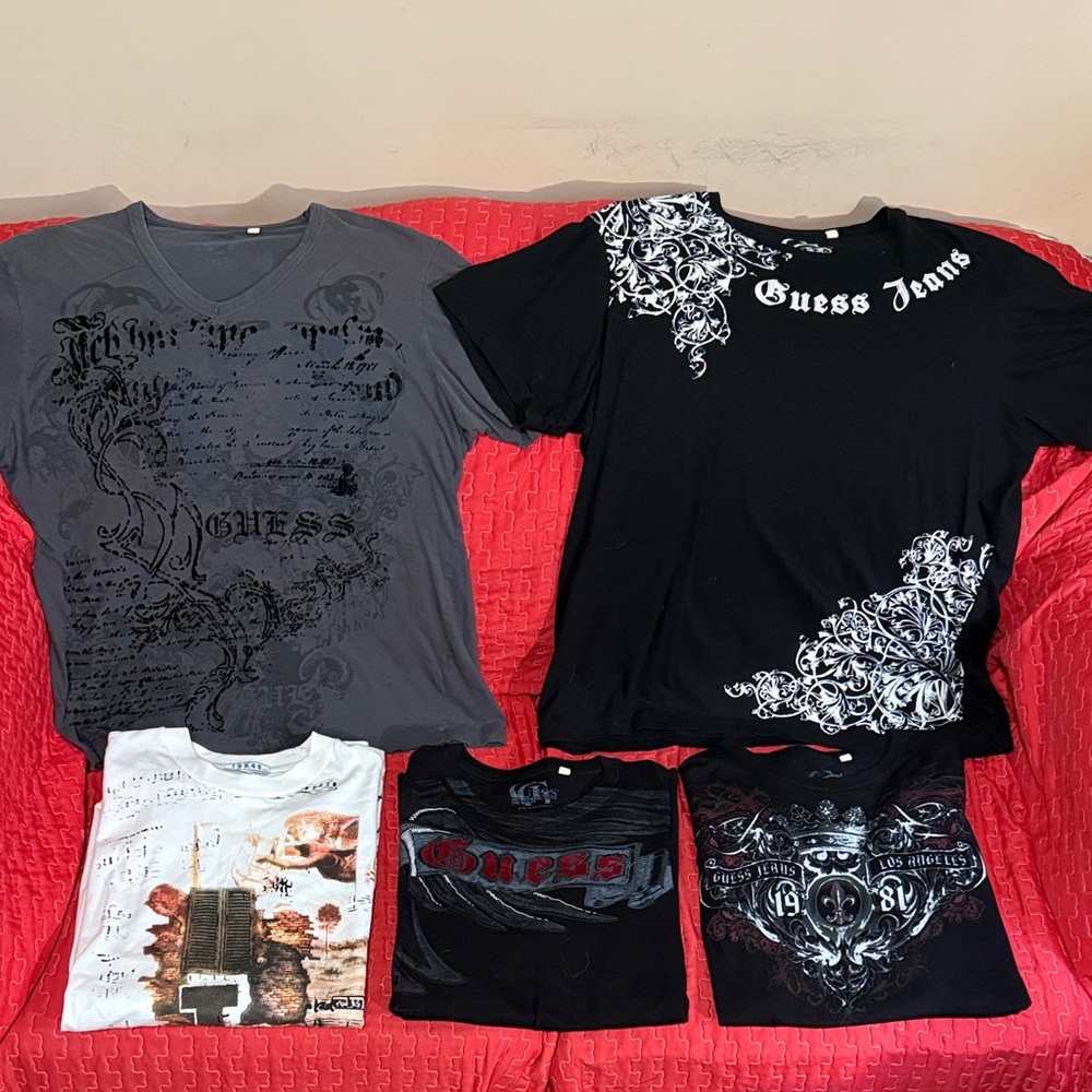 Guess Black and Red Graphic T-Shirt